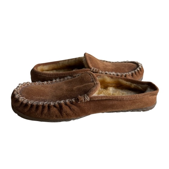 L.L. Bean Women’s Suede Moccasins Camp Genuine shearling lamb Rubber outsole 8 - Picture 3 of 10